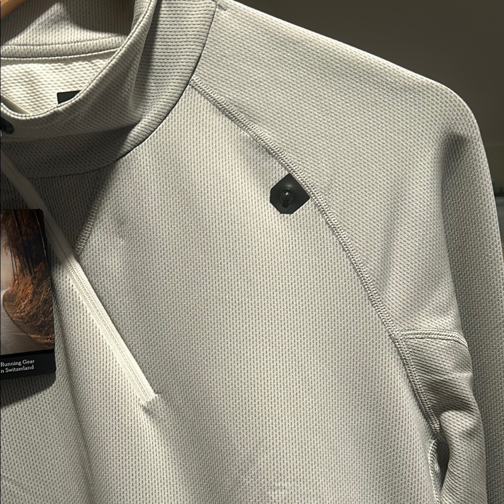 On Running Light Gray Zip-Up Jacket - Picture 13 of 15